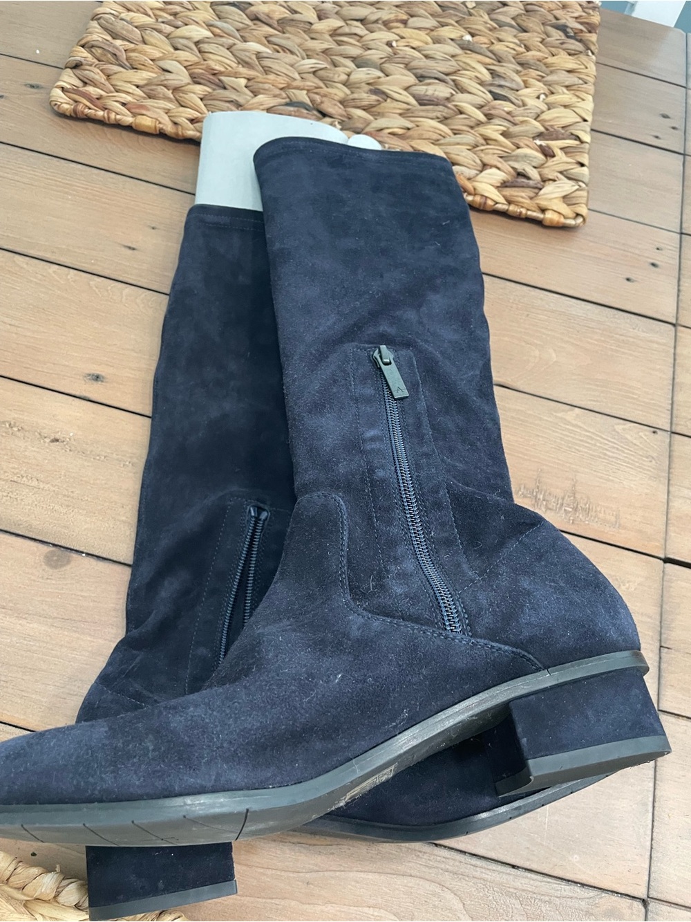 Aquatalia Navy Suede Knee-High Heeled Boots - 8- NEW 💙